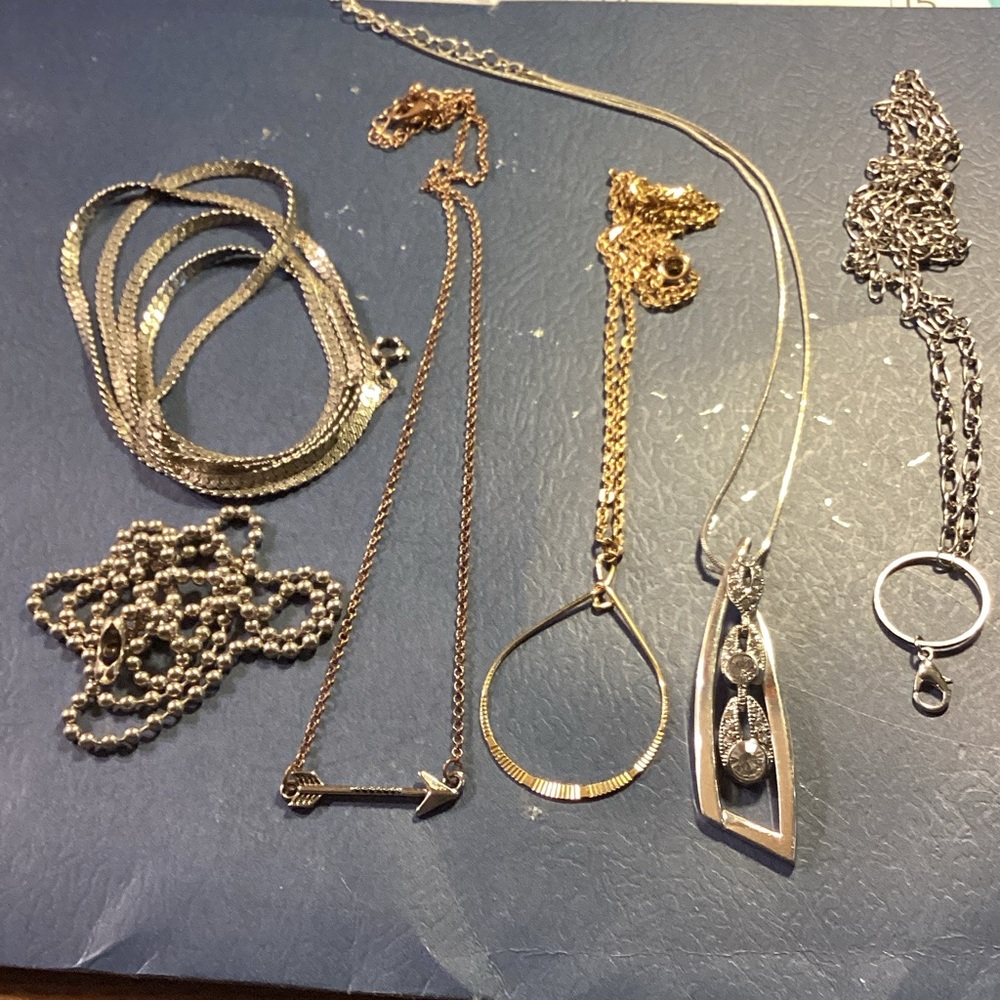 Misc. chain/necklaces
